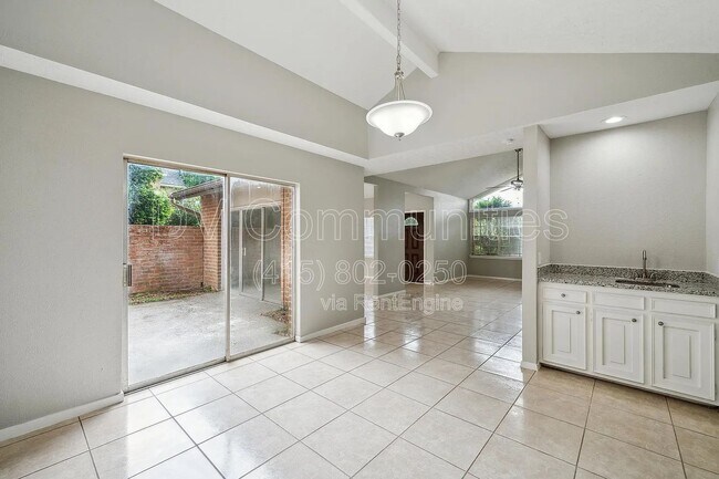 Building Photo - 4702 N Cashel Cir