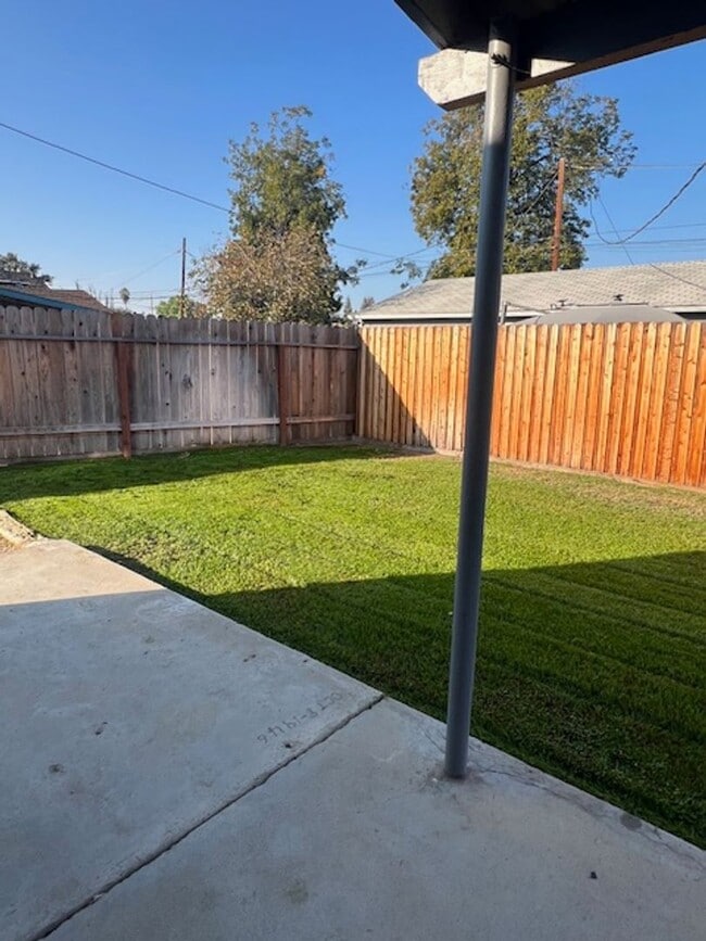 Building Photo - 513 Cypress St