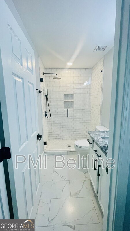 Building Photo - 4644 Creekside Cove
