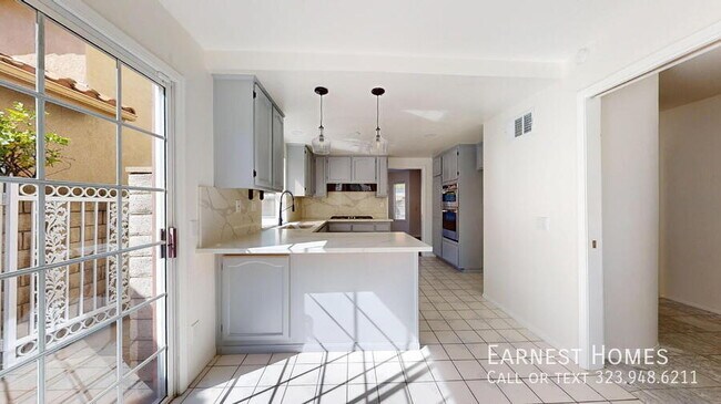 Building Photo - 12015 Stone Gate Way