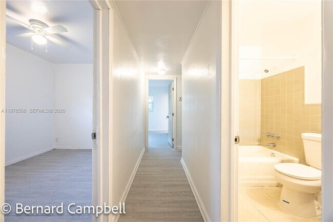 Building Photo - 918 NW 13th Ct