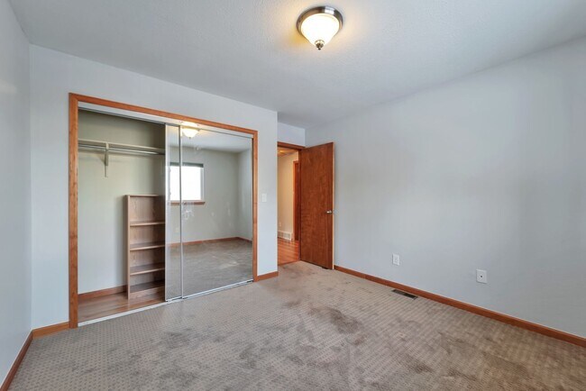 Building Photo - Fantastic 4 Bed 3.5 Bath in Aurora!