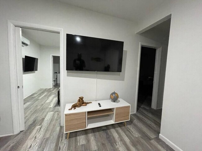 Building Photo - 1111 SW 37th Ave