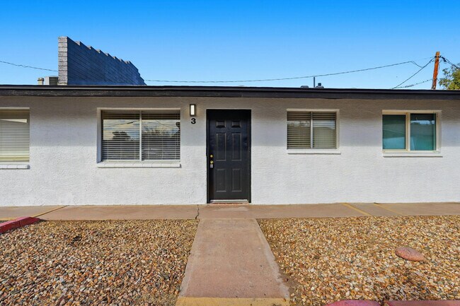 Building Photo - 4329 N Longview Ave