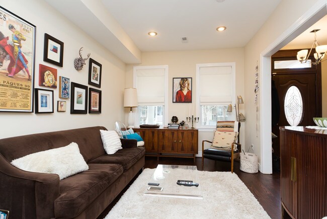 Building Photo - 1319 Corbin Pl NE