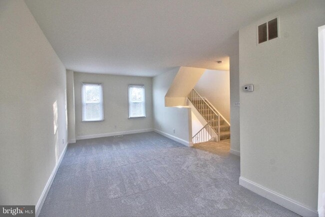 Building Photo - 87 Meadowlark Ave