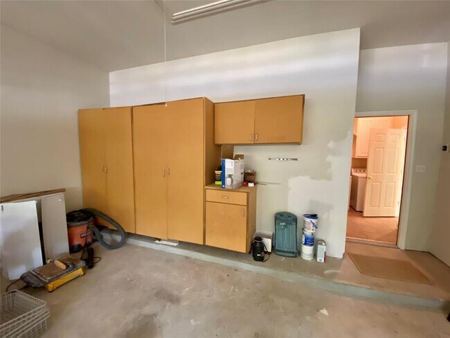 Building Photo - 5000 Mission Oaks Blvd