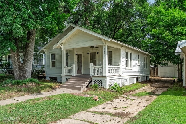 Building Photo - 840 Fairview St