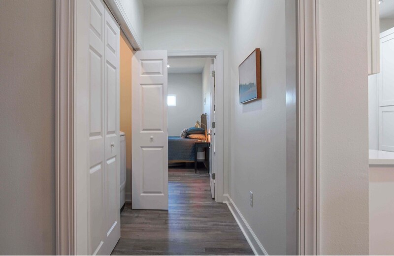 Building Photo - 2910 Clearview Ave