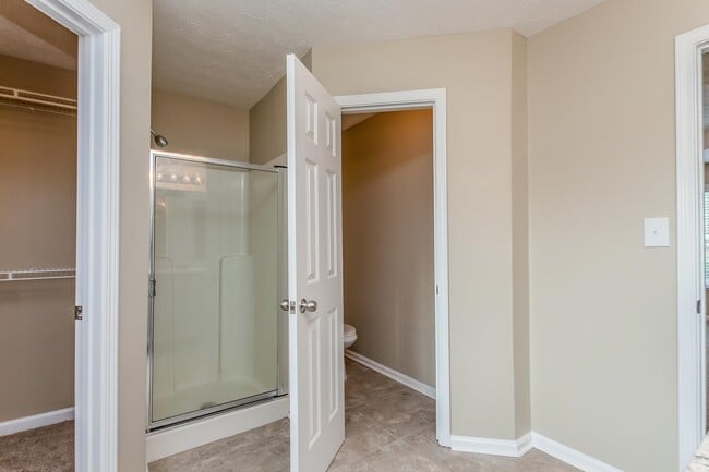 Building Photo - 103 Harbour Lake Dr