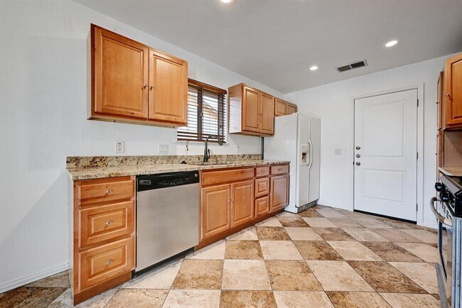 Building Photo - 1317 Meadgreen Cir
