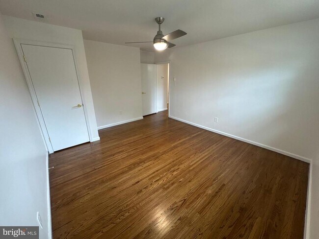 Building Photo - 355 Cherry Hill Blvd