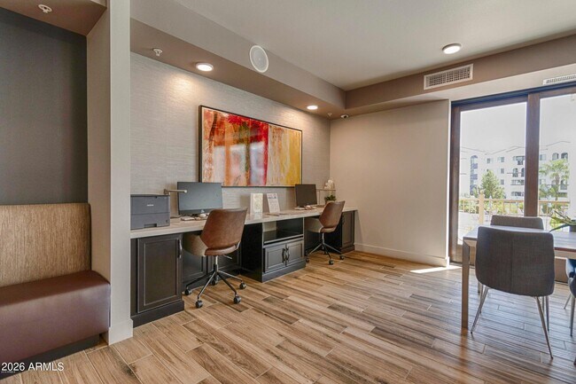 Building Photo - 2511 W Queen Creek Rd