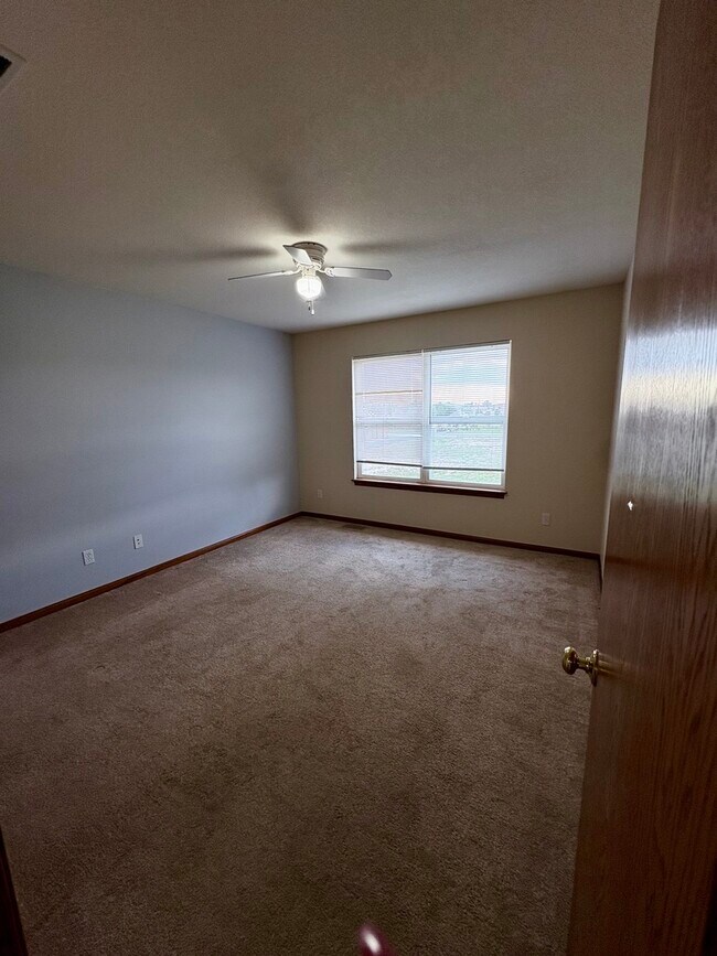 Building Photo - 1149 Alexandria Dr