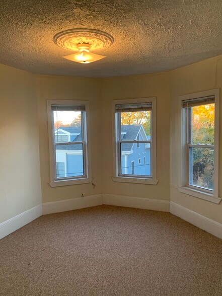 Building Photo - 6 Watson St