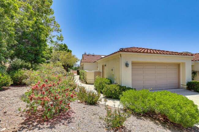 Building Photo - 29695 Circle R Greens Dr