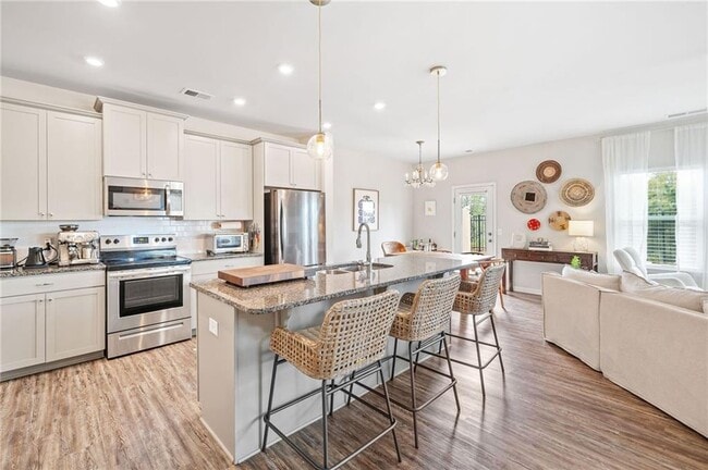 Building Photo - 175 Madison Bend