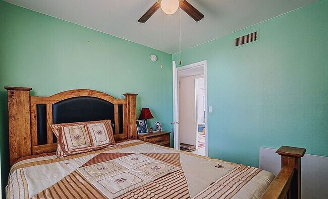 Building Photo - Charming three bedroom - two bathroom GREA...