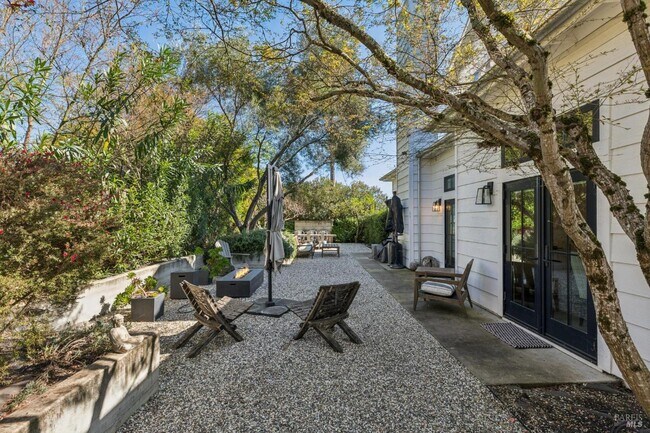 Building Photo - 1810 Quail Ct