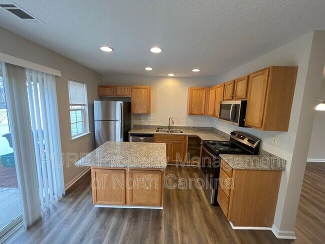 Building Photo - 5285 Ficus Tree Ln