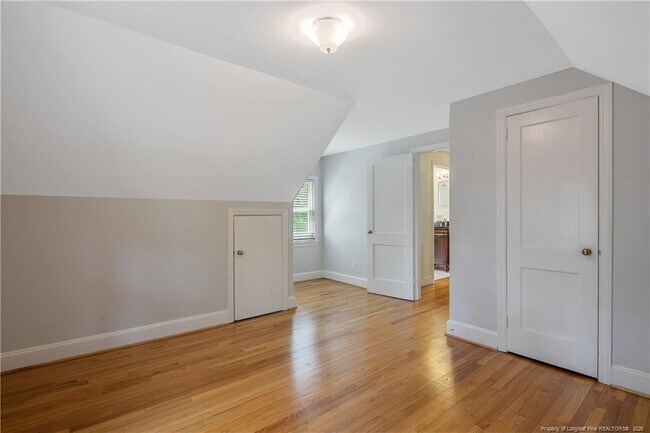 Building Photo - 415 Vista Dr