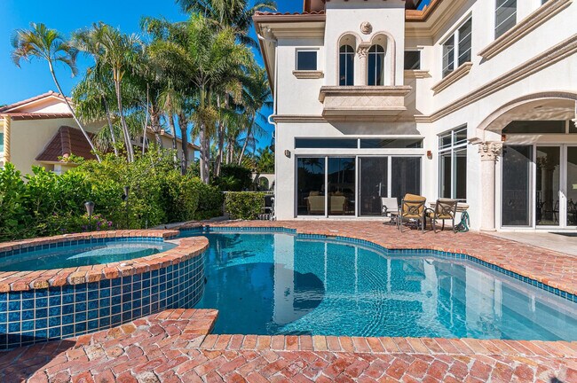 Building Photo - 580 Admirals Way