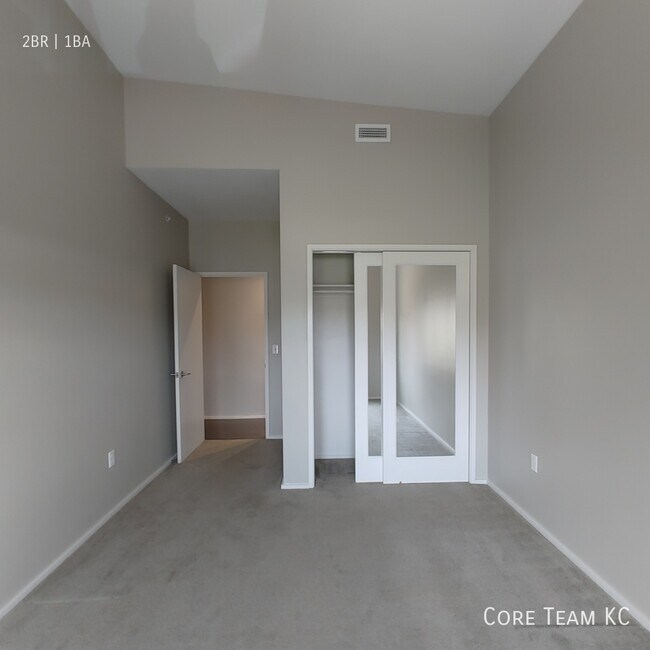 Building Photo - 3632 Gillham Rd