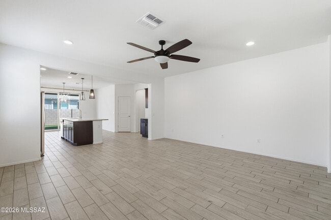 Building Photo - 1016 W Calle Nicoya