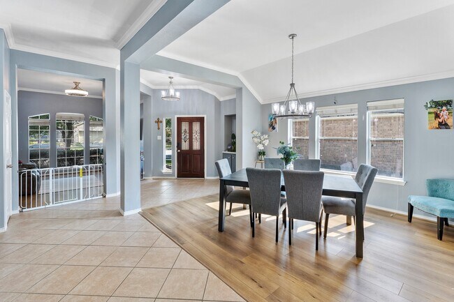 Building Photo - 11818 Rainbow Bridge Ln