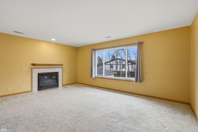 Building Photo - 490 Westwood Ct