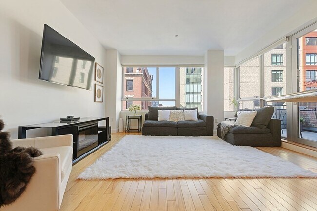 Building Photo - 99-105-105 Broad St