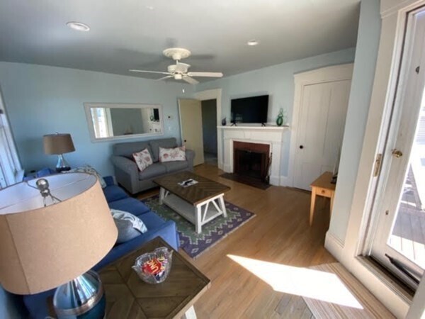 Building Photo - 30 Waldron St