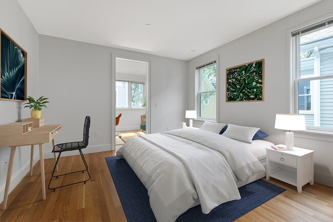 Building Photo - 308 Beacon St