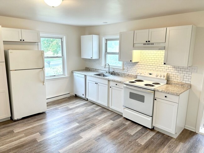Building Photo - Beautifully Remodeled 2BR / 1.5BA Home – Private Setting with Scenic Farm Views