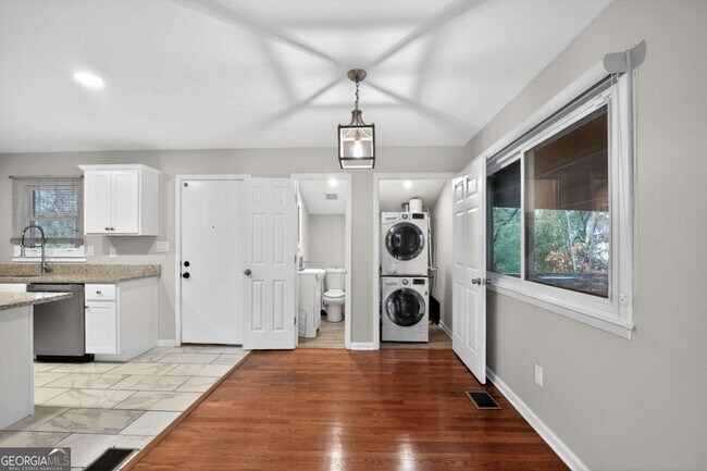 Building Photo - 1817 Goddard St SE