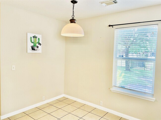 Building Photo - 17223 Shadow Ledge Dr