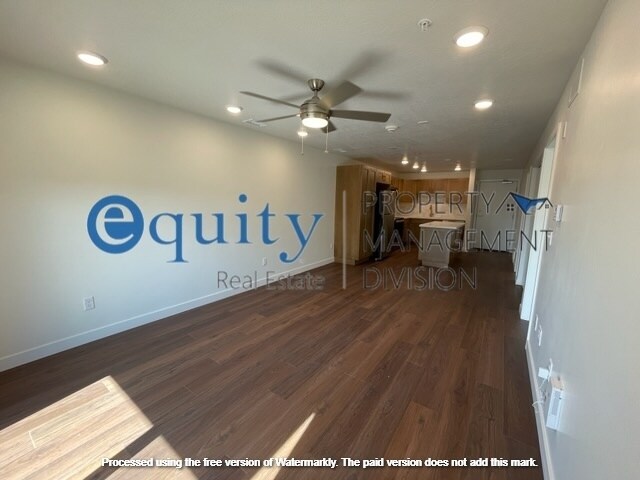 Building Photo - 1032 E 400 S