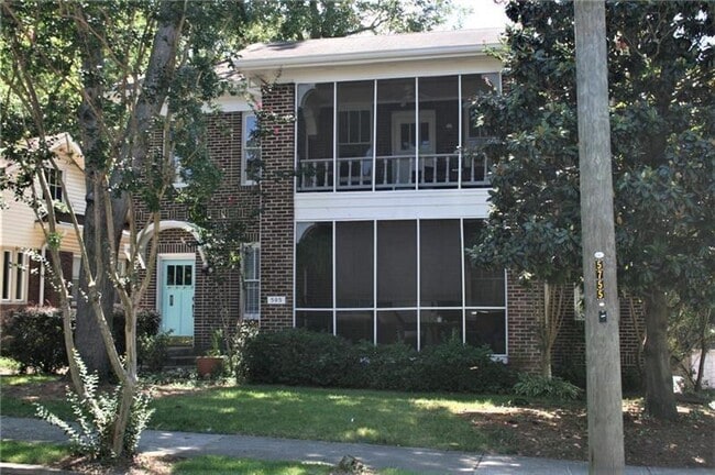 Building Photo - 505 8th St NE