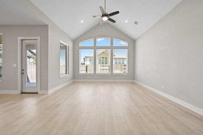 Building Photo - 475 Gamble Dr