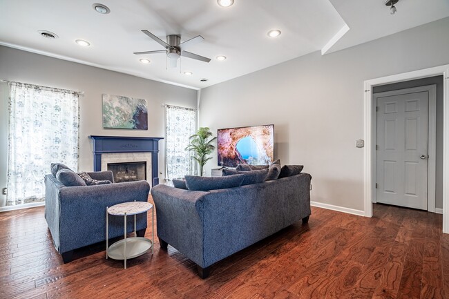 Building Photo - 2096 Fairport Way