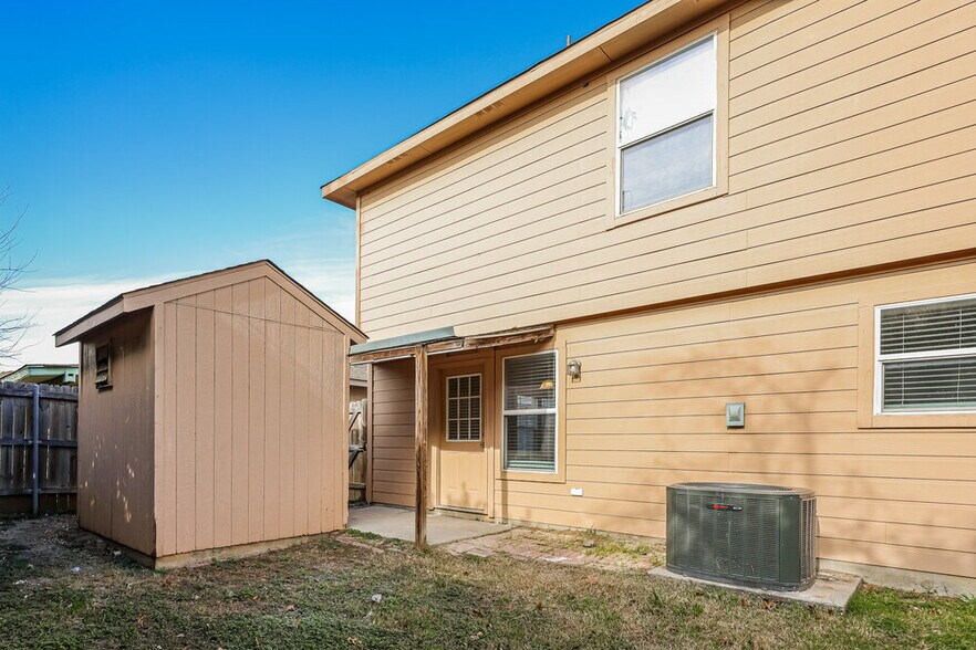 Building Photo - 7034 Wax Berry Dr