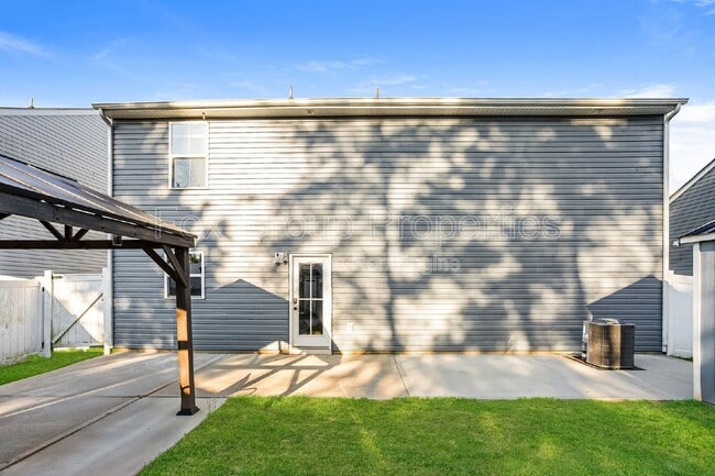 Building Photo - 160 Browband St