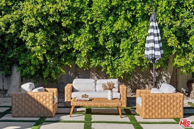 Building Photo - 1224 N Ogden Dr