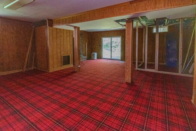 Building Photo - 428 Ingleside Dr