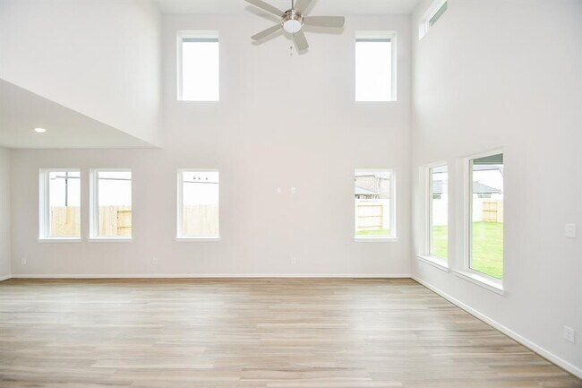 Building Photo - 21835 Erskine Peaks Pl