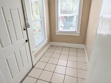 Building Photo - 635 Tanglewood St