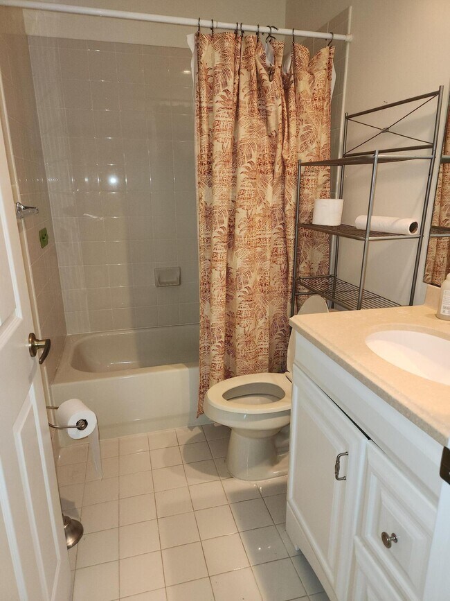 Building Photo - 5242 Victoria Cir