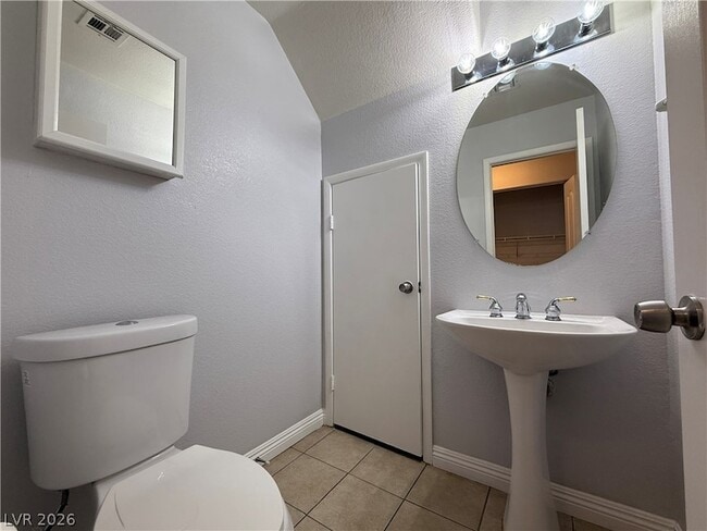 Building Photo - 2185 Polynesia Cir