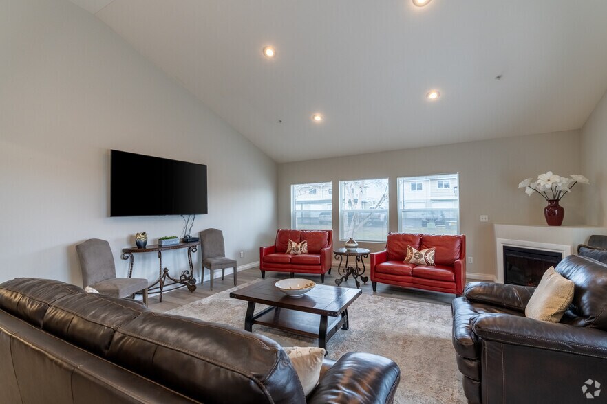 Bentley Apartments 1715 S Hayford Rd Spokane WA 99224 Apartment Finder