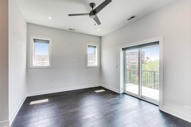 Building Photo - 3224 N Elston Ave